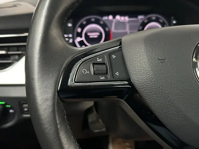 Škoda Kamiq 1.0 TSI Business Edition 2020 Benzine 17