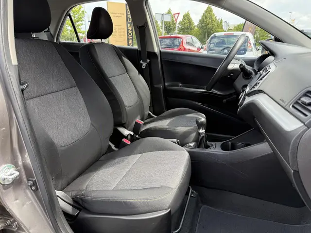 Kia Picanto 1.0 CVVT ISG 2013 Benzine 7