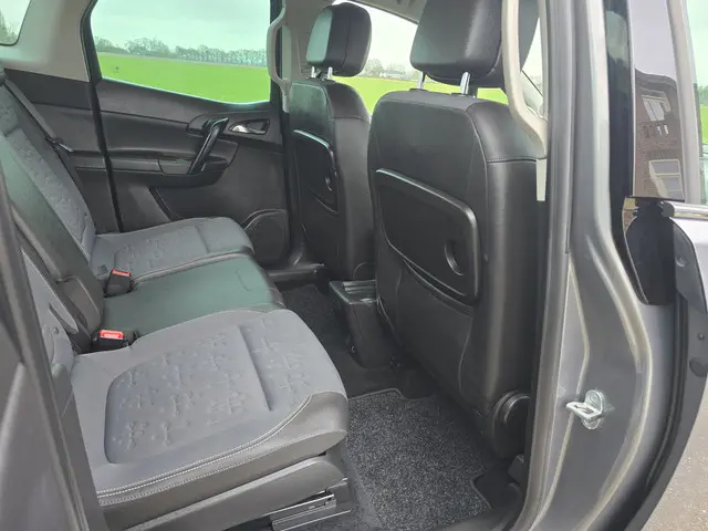 Opel Meriva 1.4 Turbo 2015 Benzine 28