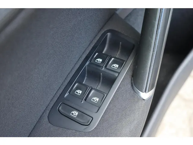 Volkswagen e-Golf e-Golf 2016 Elektrisch 15