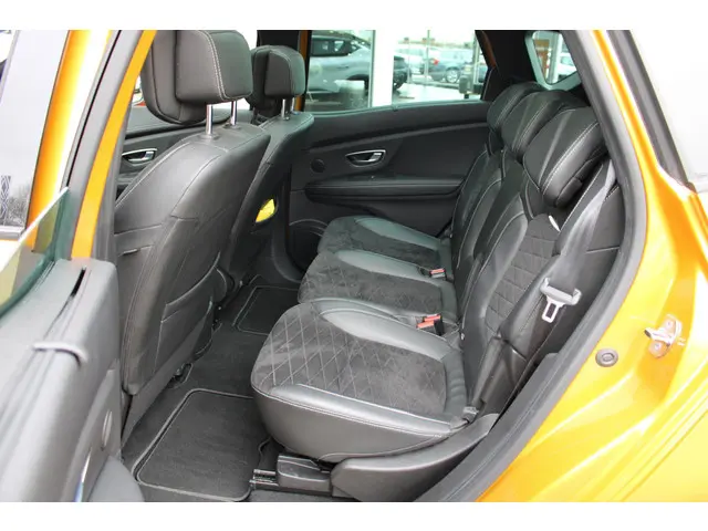 Renault Scénic 1.3 TCe Black Edition 2020 Benzine 31