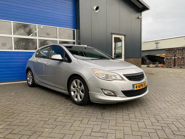 Opel Astra 1.4 Turbo cruise trek airco 2012 Benzine