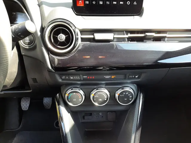 Mazda 2 1.5 e-SkyActiv-G 90 Exclusive-Line 2023 Benzine 11