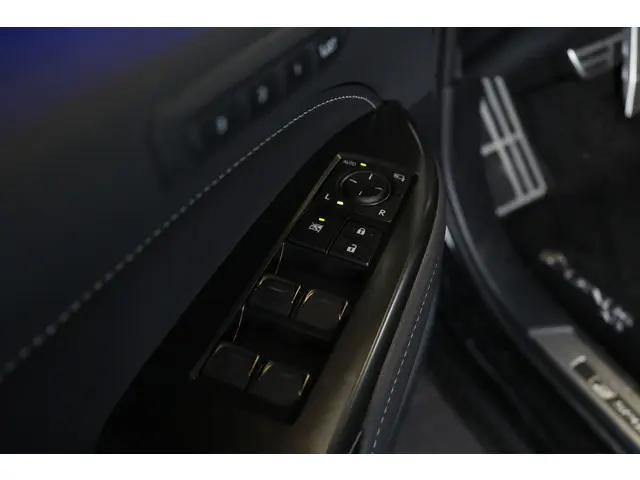 Lexus NX 450h+ AWD F SPORT Line 2025 Hybride Benzine 14