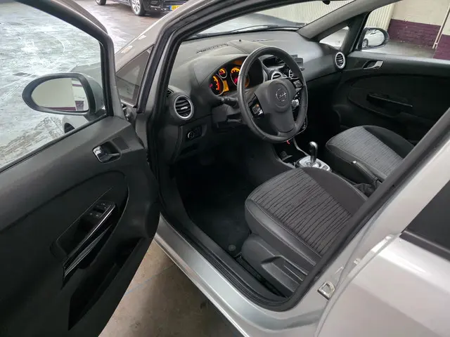 Opel Corsa 1.2-16V Design Edition 2014 Benzine 8