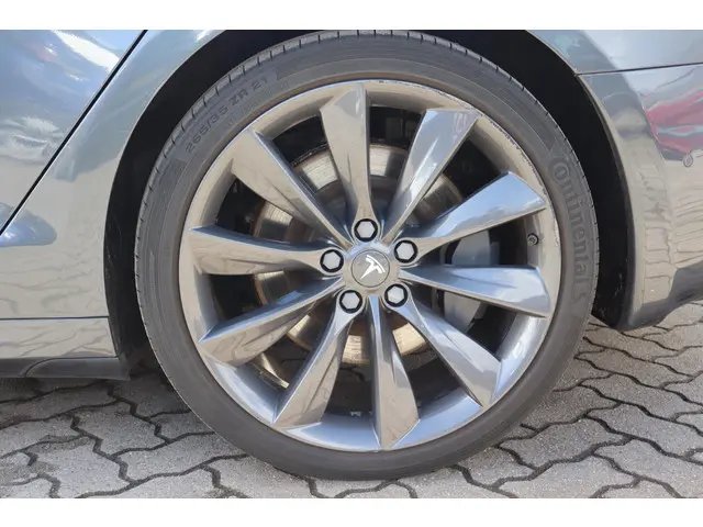Tesla Model S 75D Base 2017 Elektrisch 26