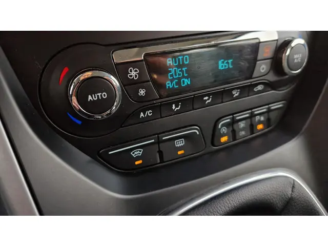 Ford C-MAX 1.0 Titanium 2013 Benzine 17