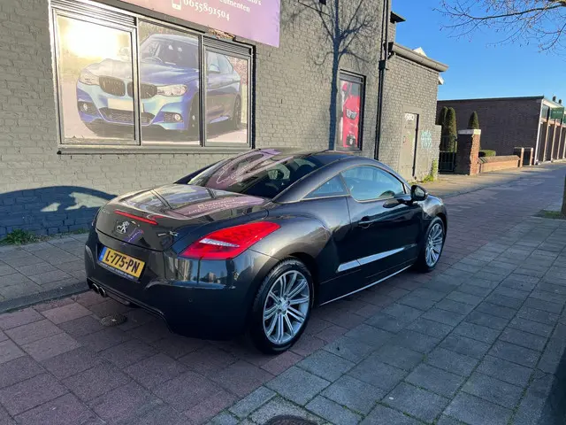 Peugeot RCZ 2
