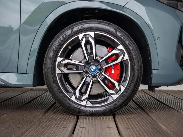 BMW iX1 xDrive30 2024 Elektrisch 6