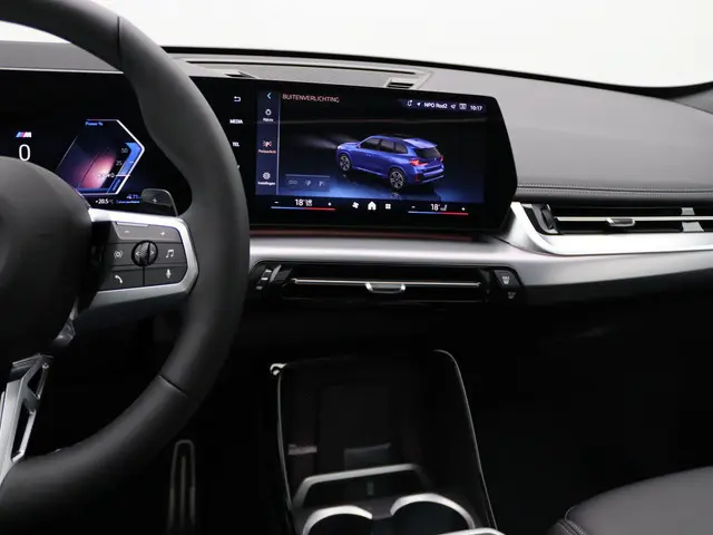 BMW X1 xDrive25e 2025 Hybride Benzine 18