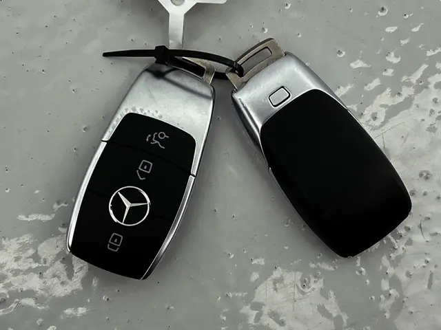 Mercedes-Benz GLA 250 e Luxury Line 2023 Hybride Benzine 11