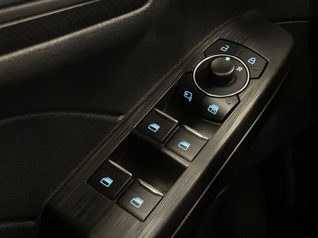 Ford Kuga 2.5 PHEV ST-Line 2023 Hybride Benzine 26