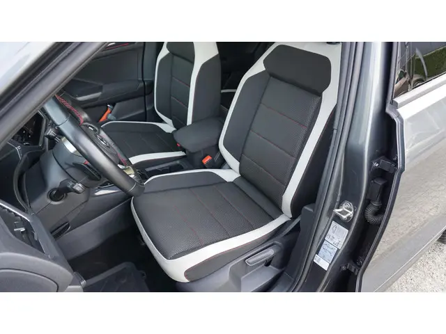 Volkswagen T-Roc 1.5 TSI 150pk R-Line & Sport 2019 Benzine 9