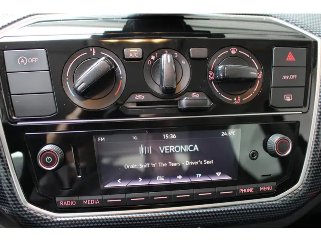Volkswagen up! 1.0 2022 Benzine 9