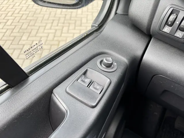 Renault Trafic 1.6 dCi 95 T27 L1H1 Comfort 2020 Diesel 16