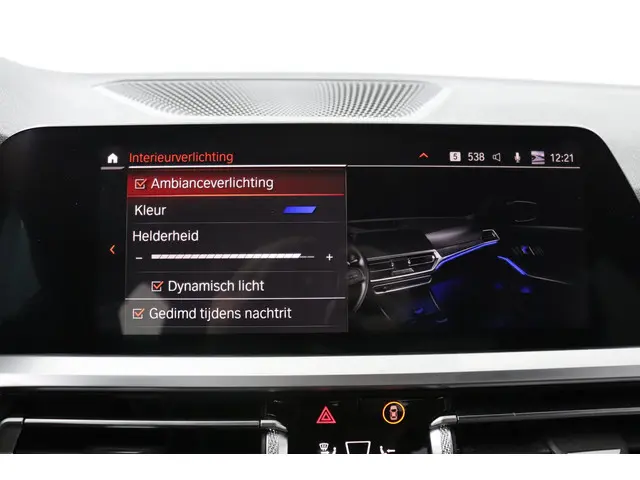 BMW 3 Serie 330i Executive Edition 2020 Benzine 26