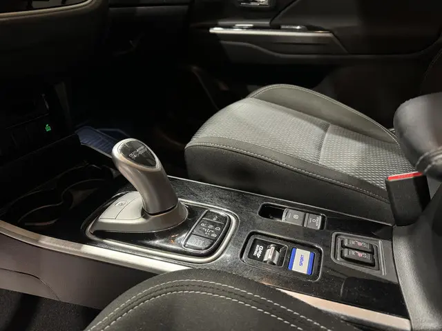 Mitsubishi Outlander 2.4 PHEV Pure 2020 Hybride Benzine 15