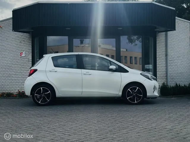 Toyota Yaris 1.3 VVT-i Aspiration|CAM|NAP|APK 2016 Benzine 9