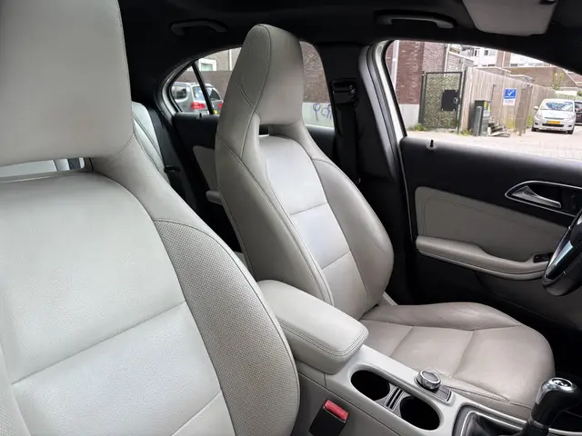 Mercedes-Benz A-Klasse 180 Ambition 2013 Benzine 10