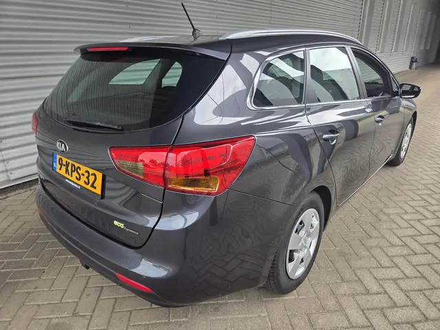 Kia cee'd Sportswagon 1.6 GDI Comfort Pack 2013 Benzine 10