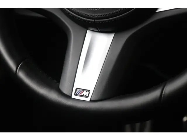 BMW 1 Serie 118i Business Edition 2022 Benzine 28