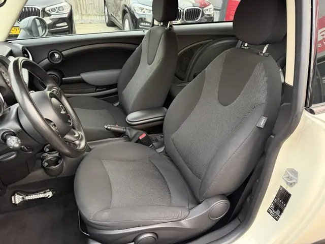 MINI One Mini 1.6 Business Line Org NL 2012 Benzine 4