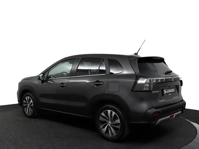 Suzuki S-Cross 1.5 Hybrid Style 2025 Hybride Benzine 12