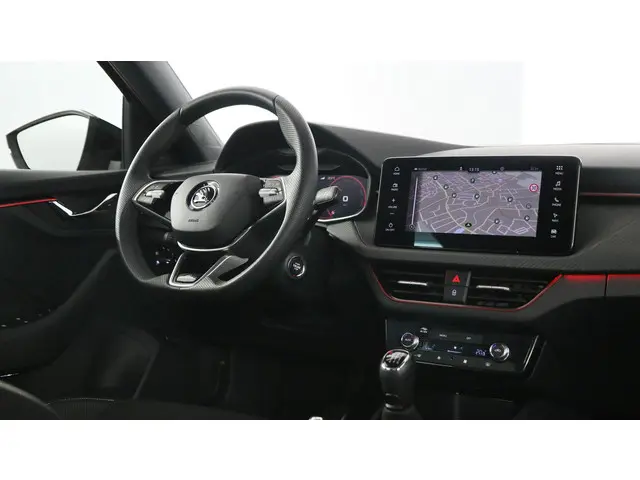Škoda Kamiq 1.0 TSI 115pk Monte Carlo 2024 Benzine 18