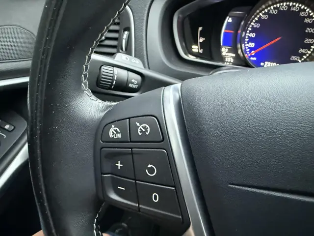 Volvo V40 1.5 T3 Polar+ Sport PANORAMADAK 2019 Benzine 16