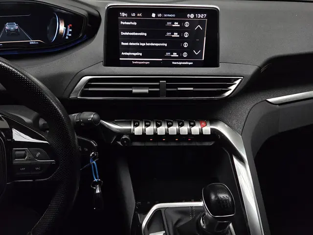 Peugeot 3008 1.2 PureTech GT Line 2020 Benzine 28