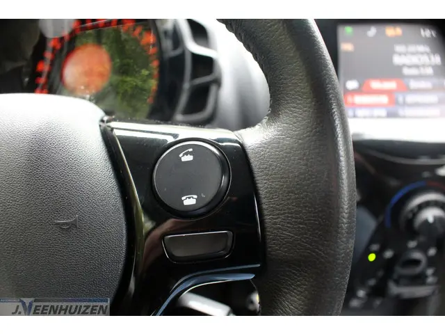 Peugeot 108 1.2 VTi Allure 2014 Benzine 17