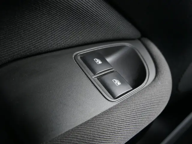 Opel ADAM 1.0 Turbo Jam Favourite 2014 Benzine 21