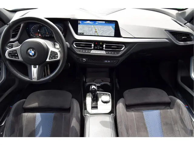 BMW 1 Serie 120i 2023 Benzine 19