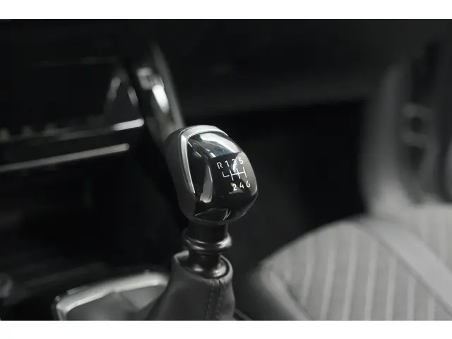 Peugeot 208 PureTech 100 Allure 2024 Benzine 43