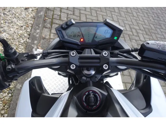 Kawasaki Z800 E 2013 Benzine 14