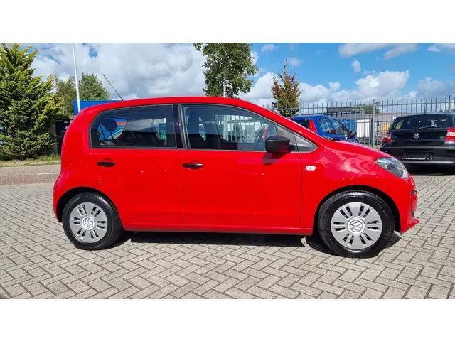 Volkswagen up! 1.0 move up! 2013 Benzine 4
