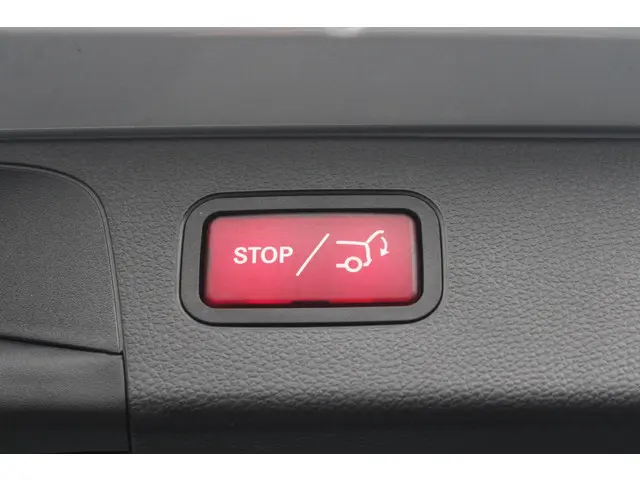 Mercedes-Benz GLC 250 4MATIC Business 2017 Benzine 16