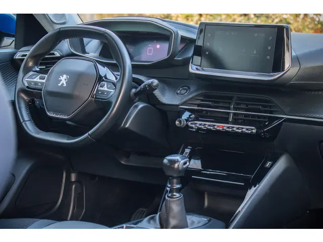 Peugeot 2008 1.2 PureTech Allure 2020 Benzine 18