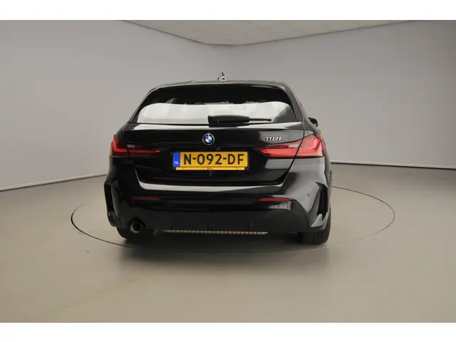BMW 1 Serie 5-deurs 118i 2021 Benzine 3
