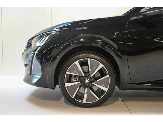 Peugeot e-208 EV GT Pack 50 kWh | PANO | 2022 Elektrisch 18