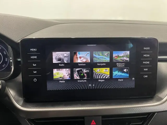 Škoda Kamiq 1.0 TSI Clever Aut 2021 Benzine 25