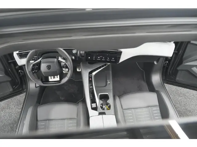 Peugeot 5008 HYbrid 145 e-DCS6 GT 2025 Hybride Benzine 15