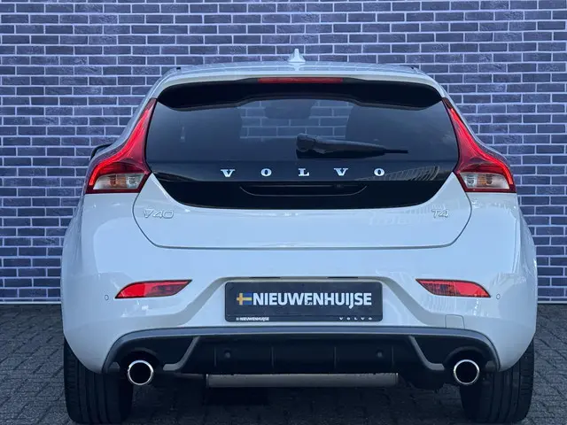 Volvo V40 2.0 T4 Business Sport 2018 Benzine 13