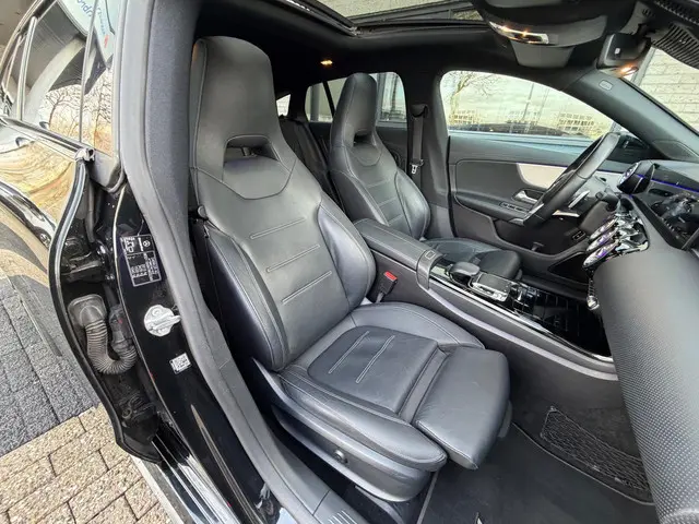 Mercedes-Benz CLA Shooting Brake 180 AMG 2020 Benzine 15