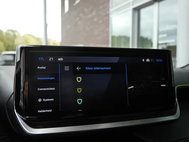 Peugeot 2008 1.2 Hybrid 145 GT 2025 Hybride Benzine 33