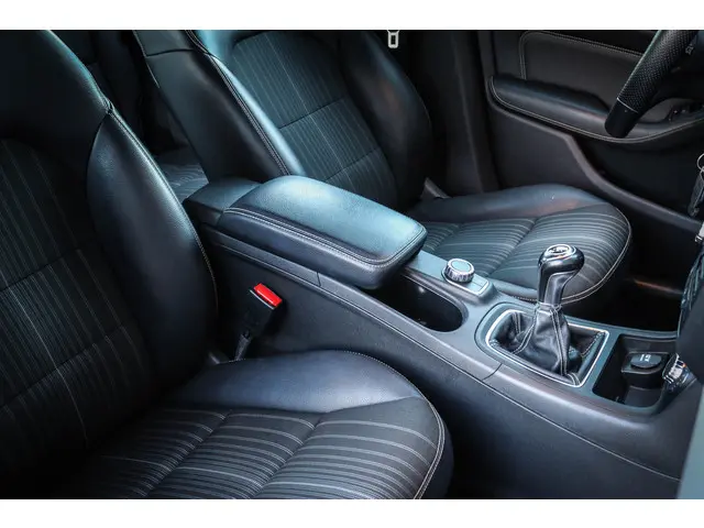 Mercedes-Benz B-Klasse 180 Prestige 2013 Benzine 13
