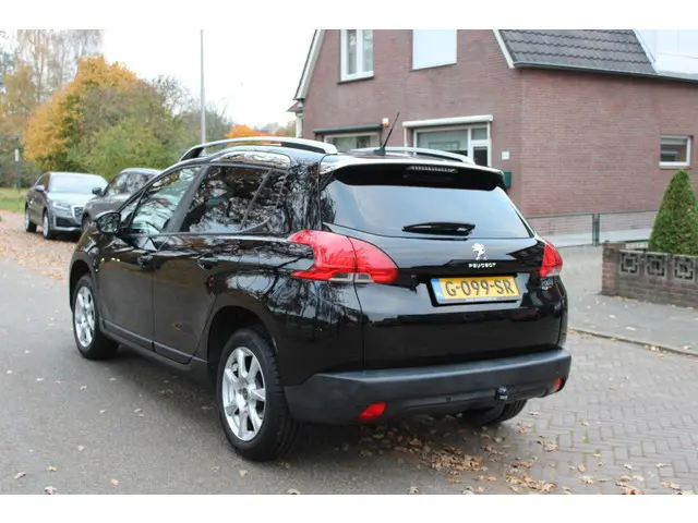 Peugeot 2008 1.2 PureTech Style 2015 Benzine 3
