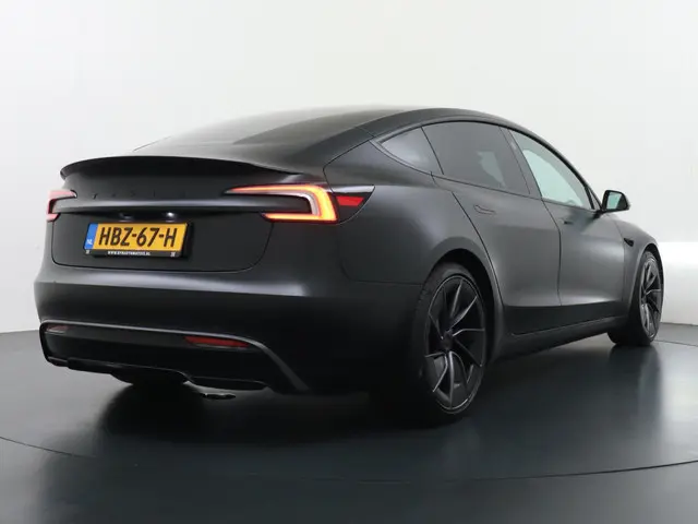 Tesla Model 3 Performance AWD 78 kWh 2025 Elektrisch 7