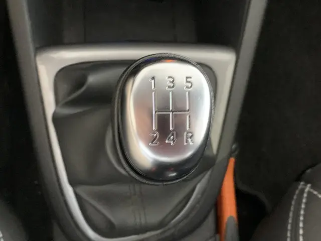 Renault Clio 0.9 TCe Limited 2017 Benzine 22