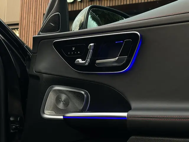 Mercedes-Benz C-Klasse AMG 43 4MATIC 2024 Benzine 33